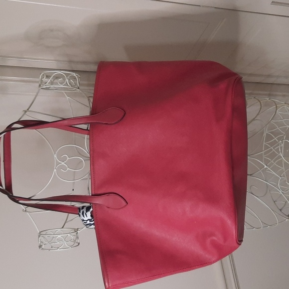 Jones New York Red Tote with Animal Print Scarf - Picture 3 of 14